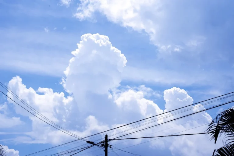 trời quang mây là gì