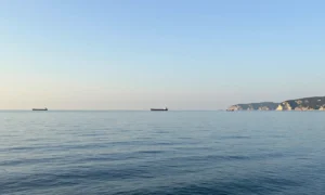 Minh họa: Ảo ảnh fata morgana trên biển là gì: hiện tượng quang học kỳ lạ tạo ra đảo ảo