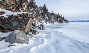Minh họa: Hồ Baikal và khí hậu lục địa khắc nghiệt: Lộ trình khám phá Hòn Ngọc Siberia