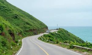 Minh họa: Lượng mưa trung bình năm ở Khánh Hòa là bao nhiêu và ảnh hưởng thế nào đến du lịch?