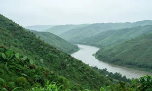 Minh họa: Lượng mưa trung bình năm ở Quảng Ninh dao động từ 1.600 đến 2.700 mm