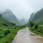 Minh họa: Lượng mưa trung bình năm ở thanh hóa là 2.000mm, cao hơn hẳn miền bắc