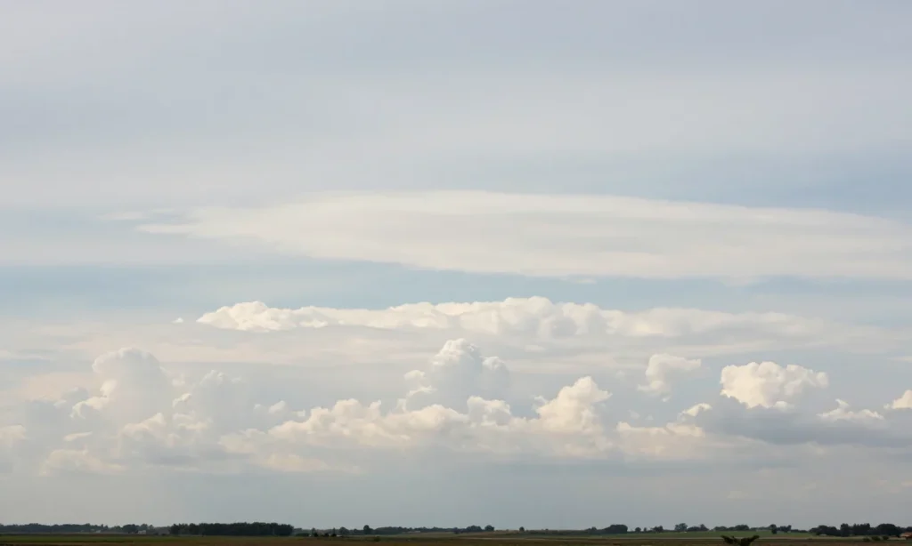Minh họa: Mây tầng tích stratocumulus báo hiệu gì: dấu hiệu thời tiết ổn định, ít mưa