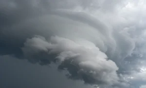 Minh họa: Mây vú Mammatus là dấu hiệu cảnh báo giông bão mạnh
