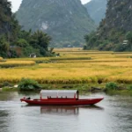 Minh họa: Ninh bình mùa nào đẹp nhất trong năm: tháng 4 đến tháng 6 lúa chín hoặc tháng 9 đến tháng 11 thu đẹp