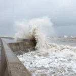 Minh họa: Nước dâng do bão Storm surge nguy hiểm thế nào