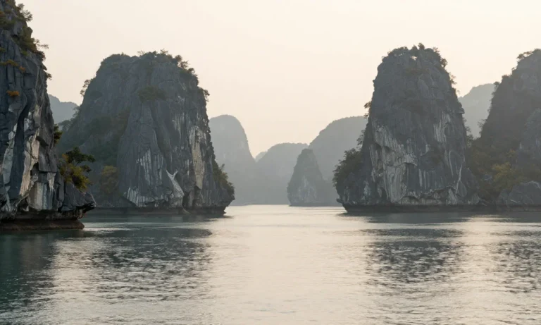 Minh họa: Quảng Ninh mùa nào đẹp nhất trong năm: tháng 11 đến 2 là khoảng thời gian lý tưởng