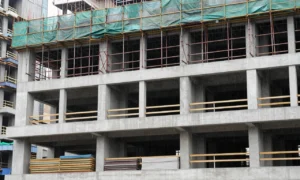 Minh họa: Thi công xây dựng mùa mưa cần lưu ý gì để công trình vững chắc và đúng tiến độ