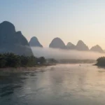 Minh họa: Thời tiết miền bắc tháng 11 như thế nào: nền nhiệt 18-24 độ c, giao mùa lý tưởng để du lịch