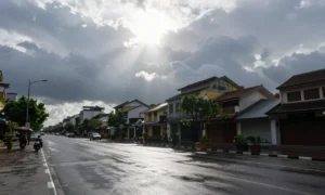 Minh họa: Thời tiết miền bắc tháng 7 như thế nào: nắng nóng đỉnh điểm, mưa dông bất chợt