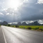 Minh họa: Thời tiết miền trung tháng 7 như thế nào: nắng nóng gay gắt và nguy cơ bão lũ cao
