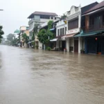 Minh họa: Trận mưa lớn nhất lịch sử Hà Nội: Lượng mưa kỷ lục 566 mm khiến cả thành phố chìm trong biển nước